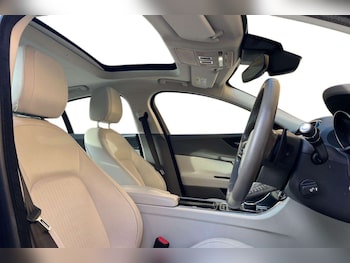 Used Jaguar XE 2018 for sale - 77890008: Photo