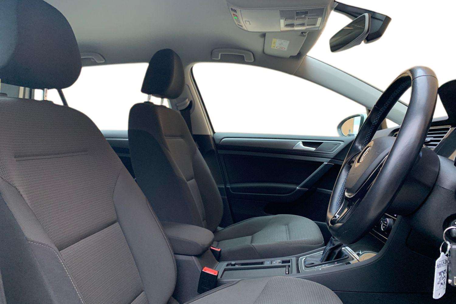 Used Volkswagen Golf 2020 for sale - 76841882: Photo 4