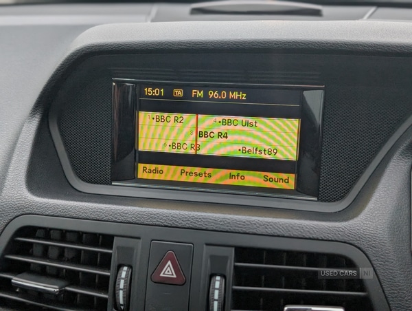 Used Mercedes-Benz E Class 2012 for sale - 76927334: Photo 11