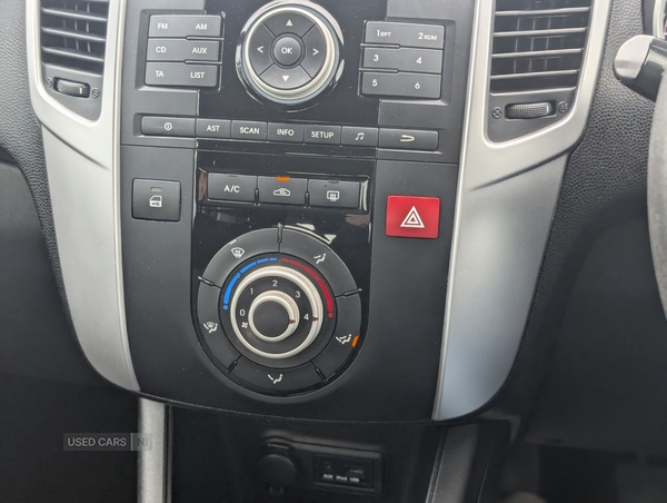 Used Kia Venga 2011 for sale - 76458333: Photo 11