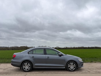 Used Volkswagen Jetta 2015 for sale - 77723472: Photo