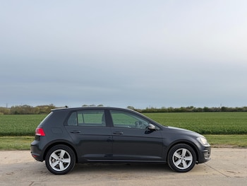 Used Volkswagen Golf 2017 for sale - 78205021: Photo