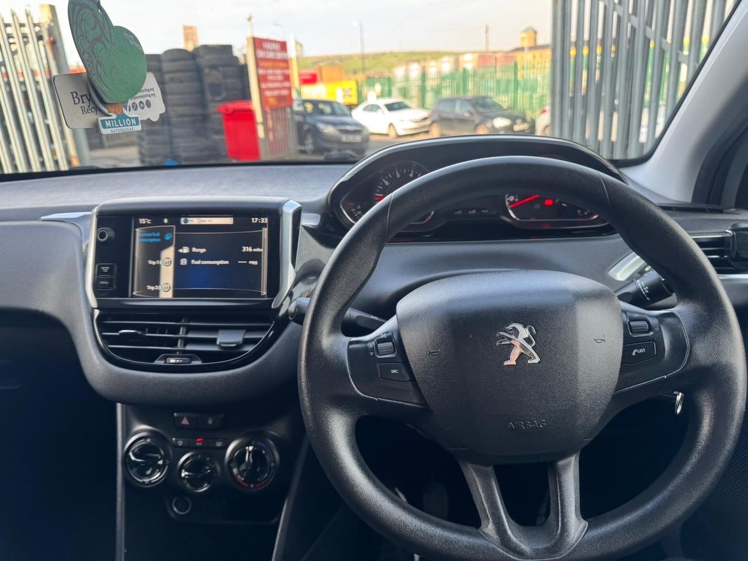 Used Peugeot 208 2013 for sale - 78184464: Photo 22