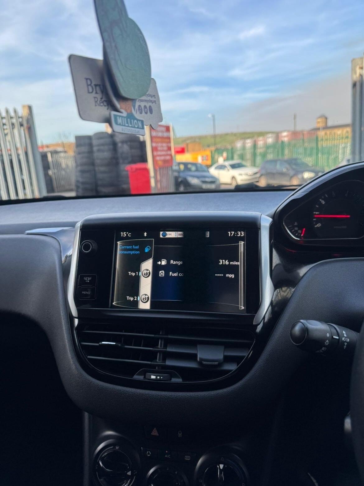 Used Peugeot 208 2013 for sale - 78184464: Photo 24