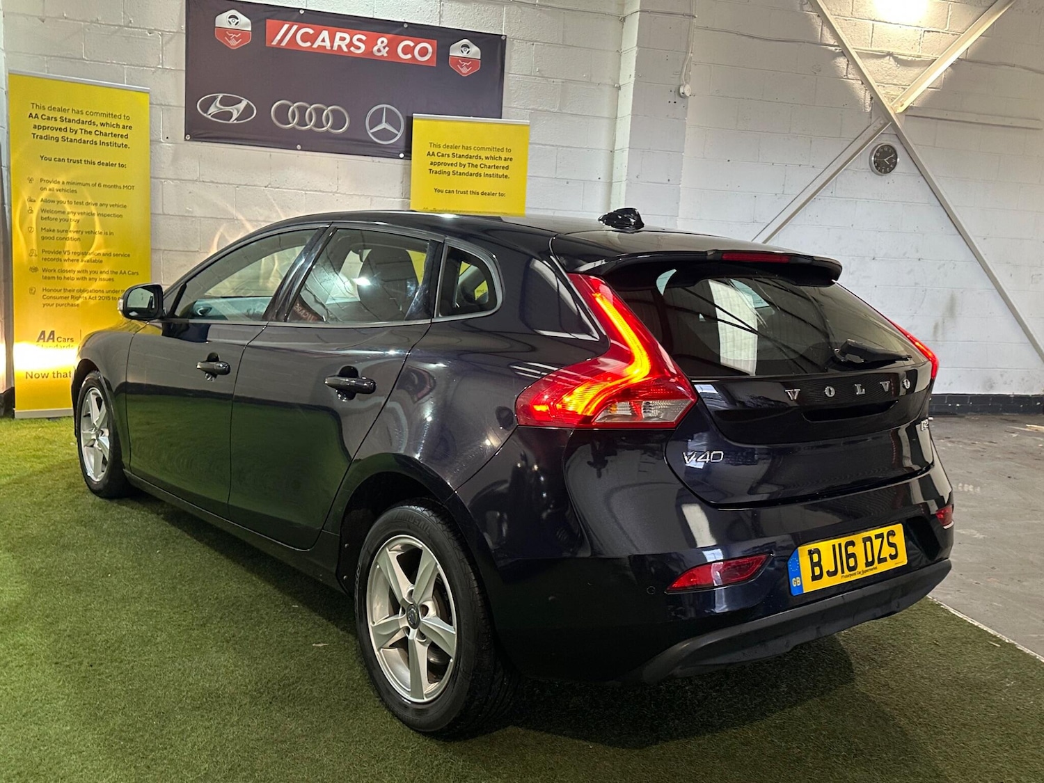 Used Volvo V40 for sale - 77824883: Photo 13