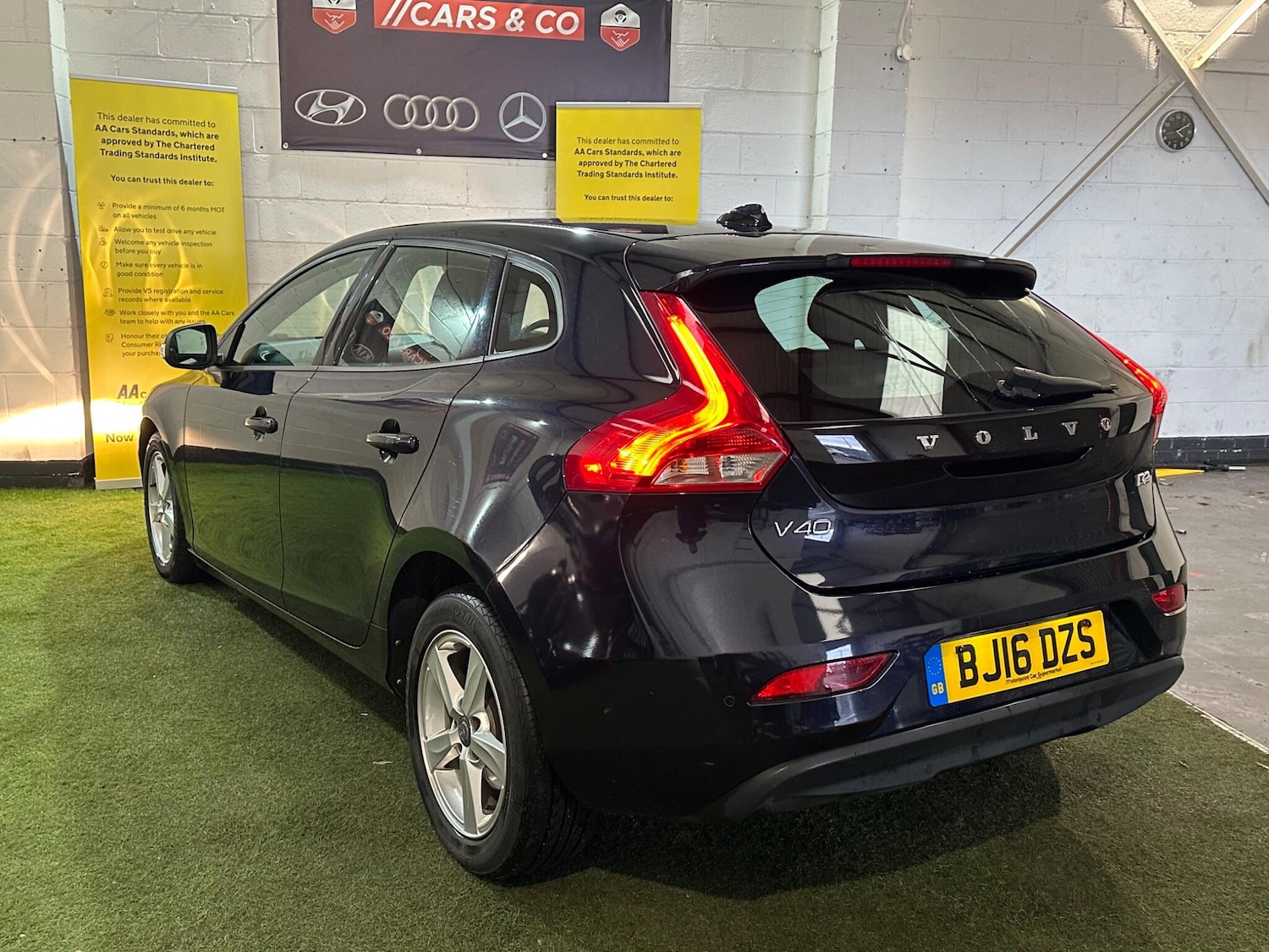 Used Volvo V40 for sale - 77824883: Photo 15