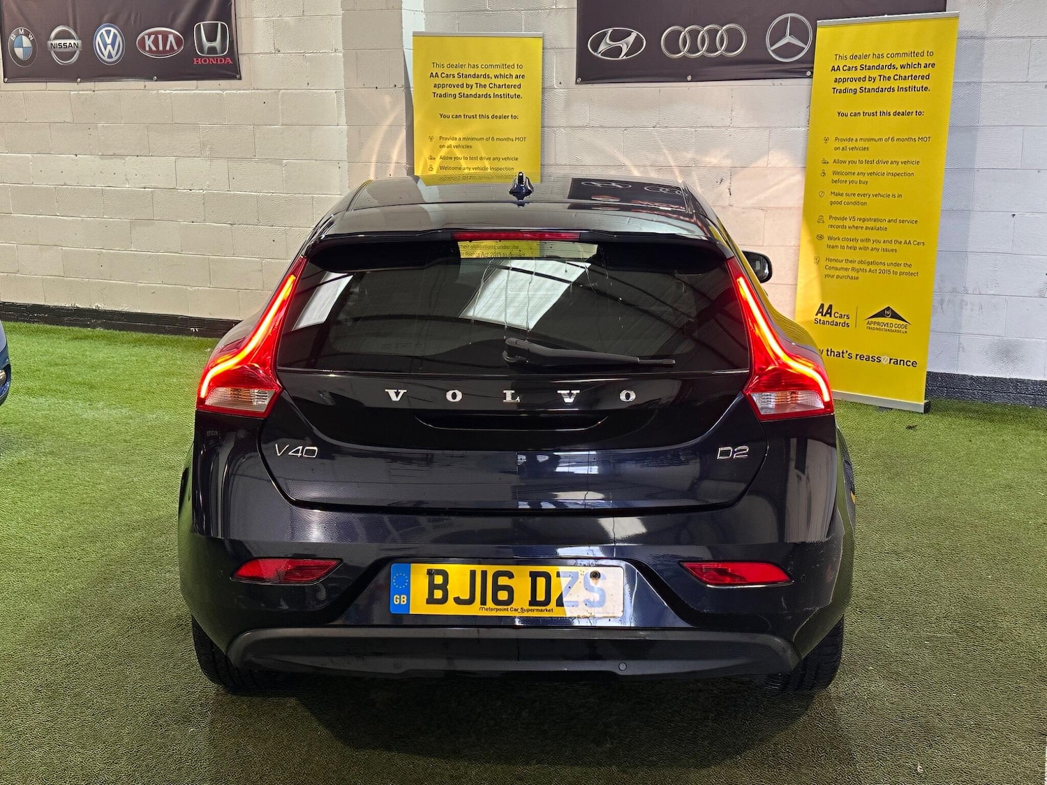 Used Volvo V40 for sale - 77824883: Photo 16