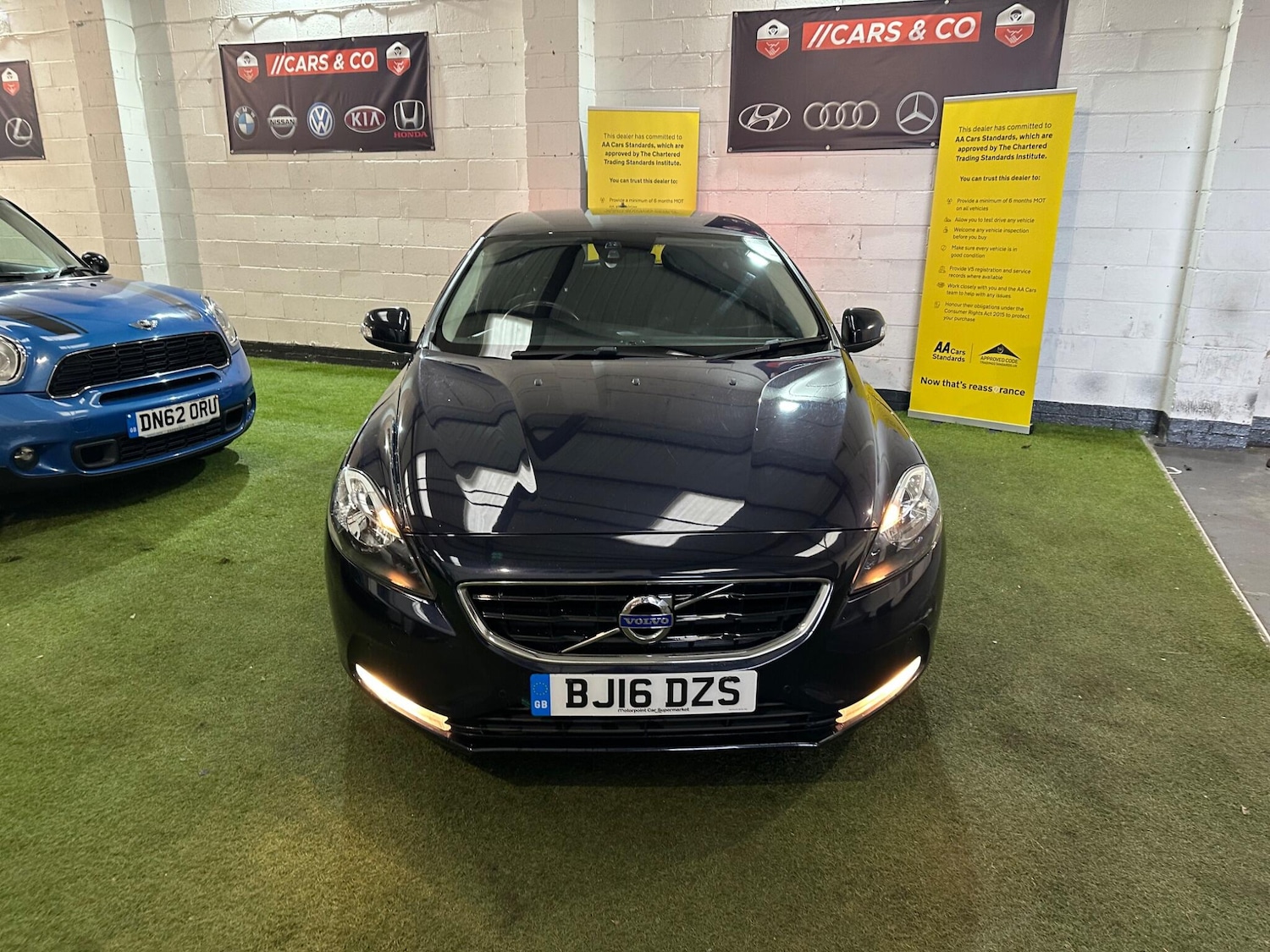 Used Volvo V40 for sale - 77824883: Photo 2