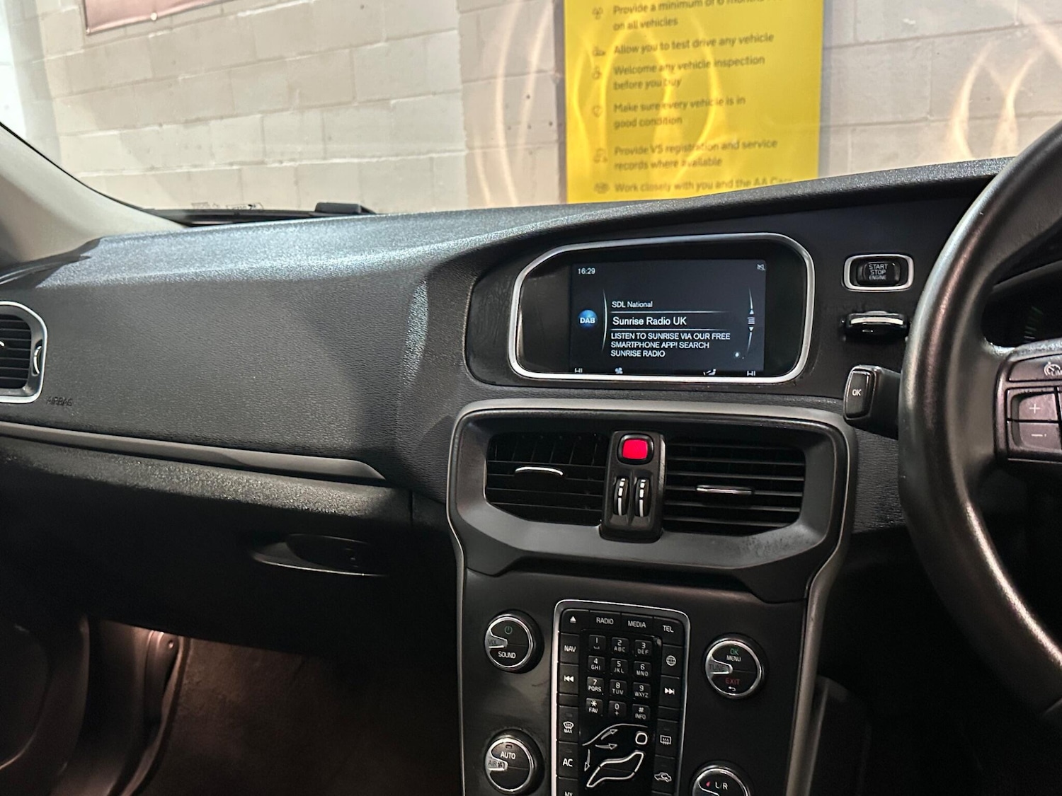 Used Volvo V40 for sale - 77824883: Photo 21