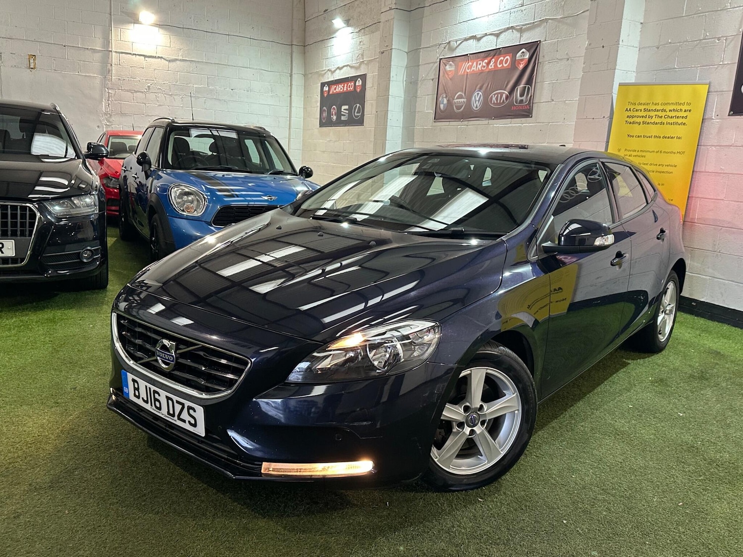 Used Volvo V40 for sale - 77824883: Photo 4