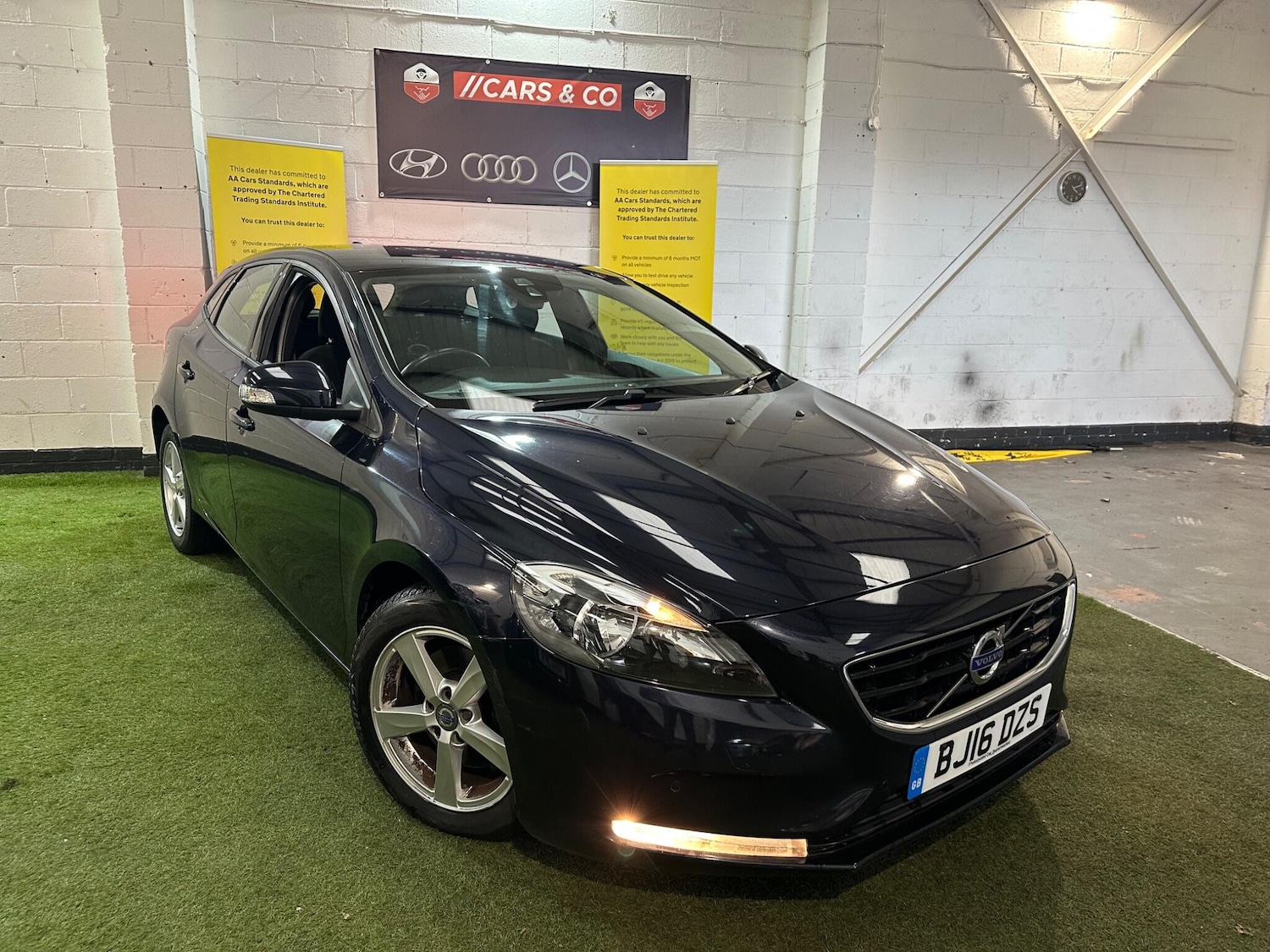 Used Volvo V40 for sale - 77824883: Photo 5