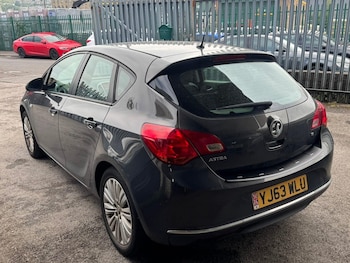 Used Vauxhall Astra 2013 for sale - 78742042: Photo