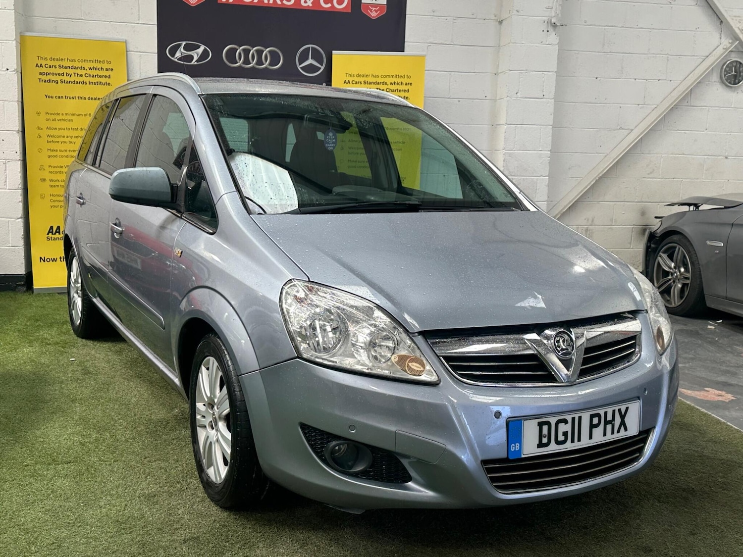 Used Vauxhall Zafira for sale - 78214580: Photo 2