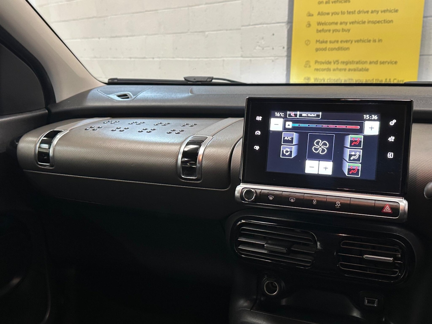 Used Citroen C4 Cactus 2016 for sale - 77940342: Photo 24