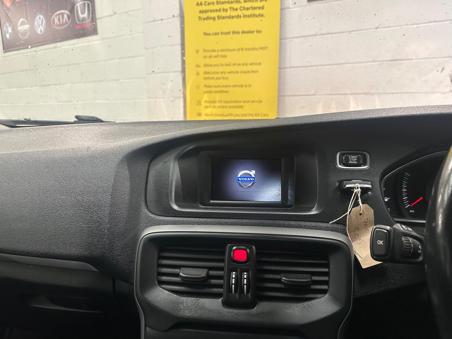 Used Volvo V40 2015 for sale - 77926088: Photo 22