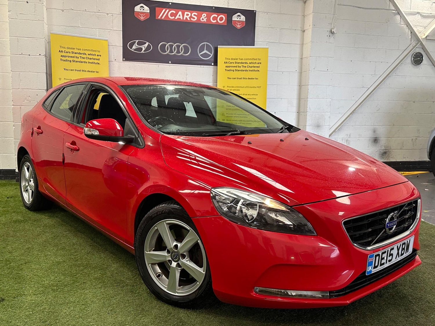 Used Volvo V40 2015 for sale - 77926088: Photo 5