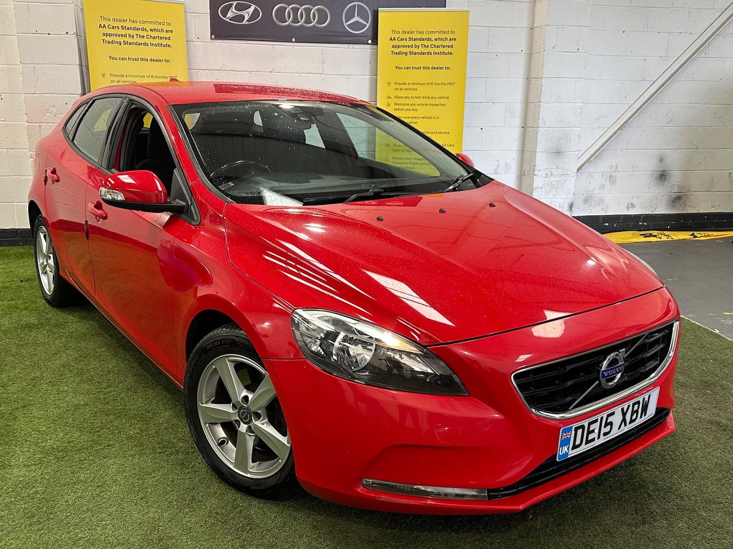 Used Volvo V40 2015 for sale - 77926088: Photo 8