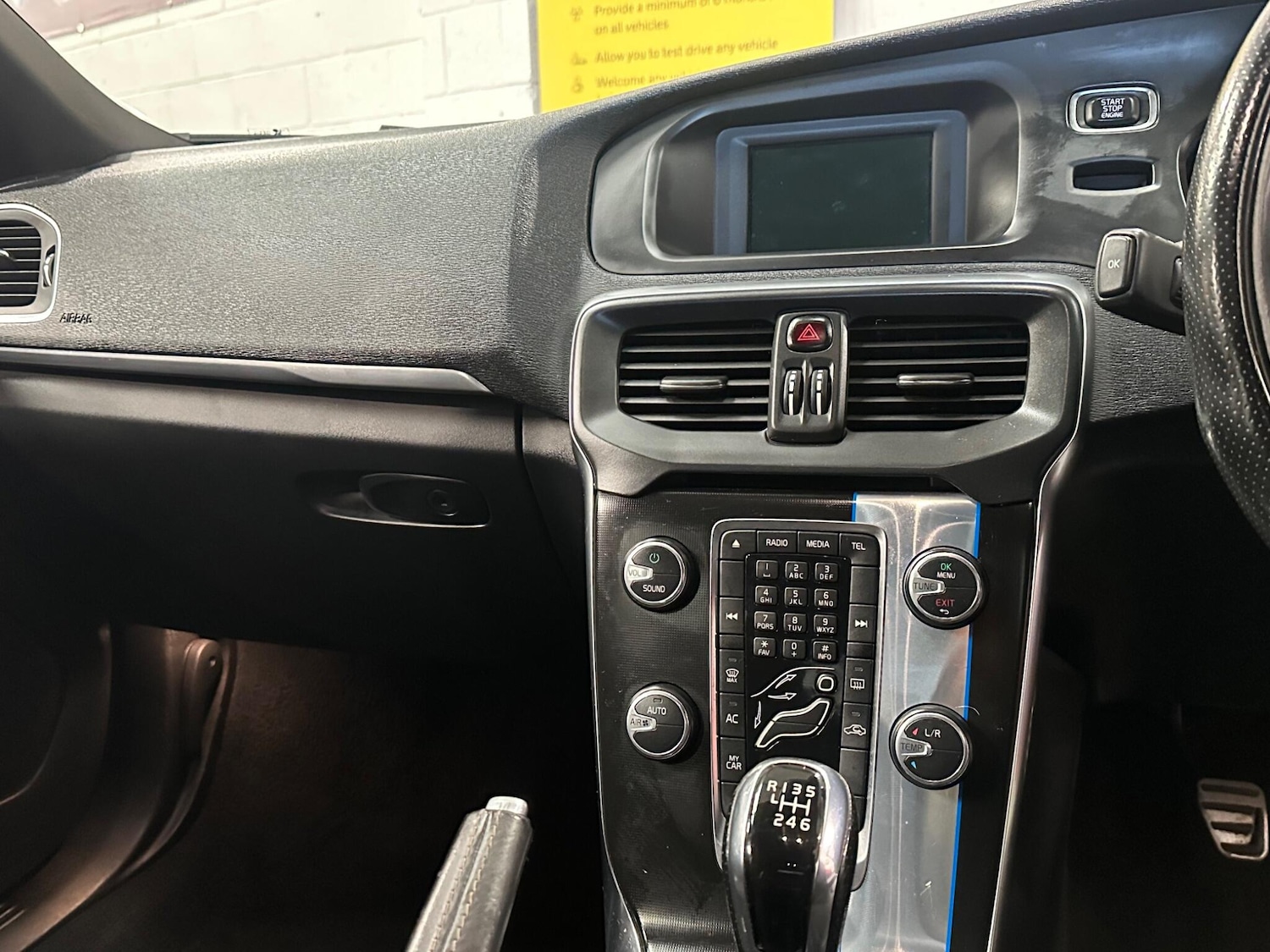 Used Volvo V40 2015 for sale - 77722588: Photo 21