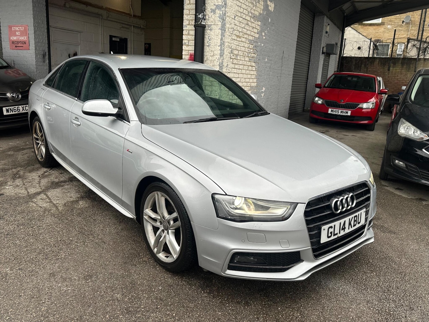 Used Audi A4 2014 for sale - 77853539: Photo 2
