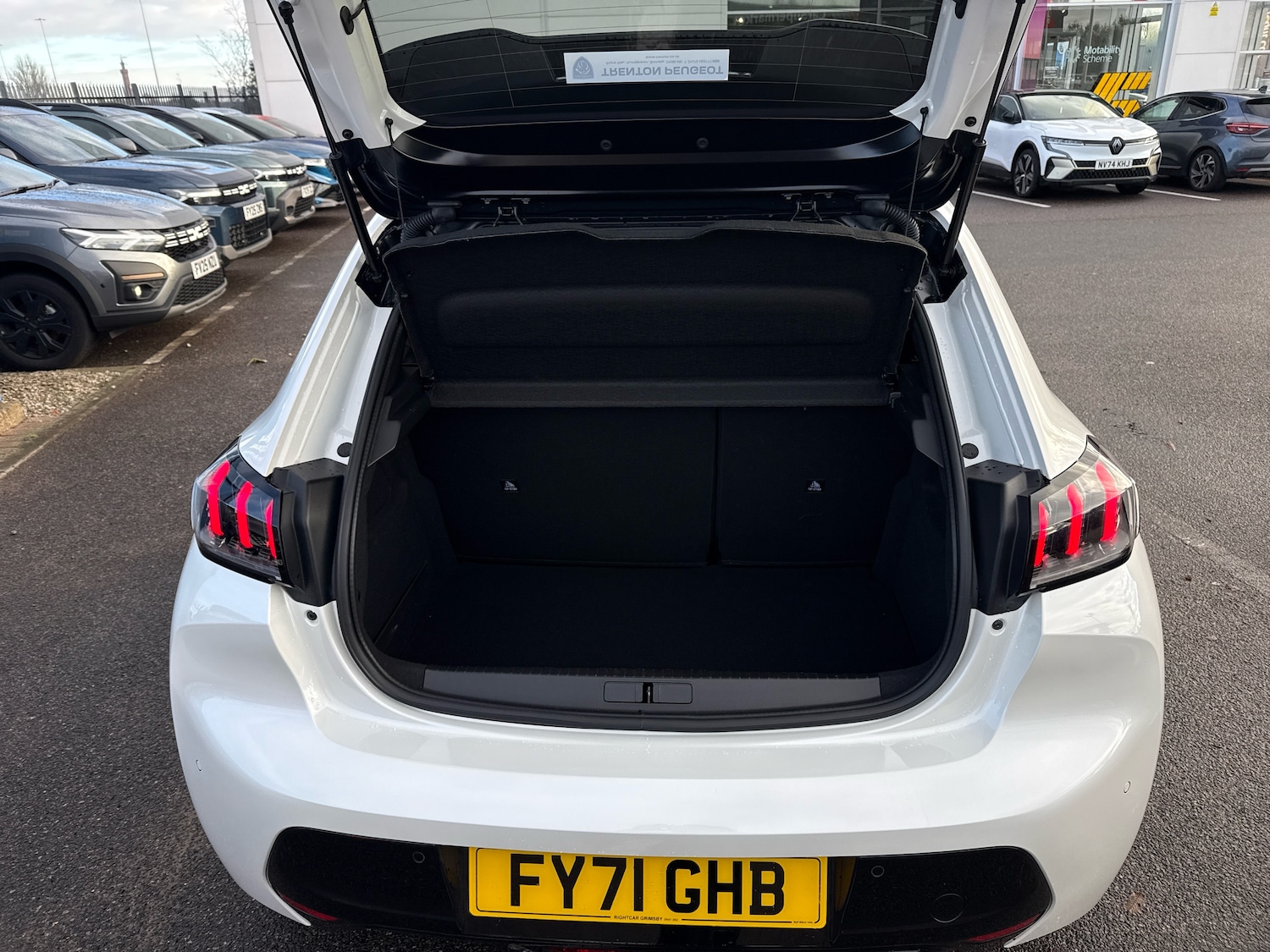 Used Peugeot 208 2022 for sale - 76691635: Photo 9