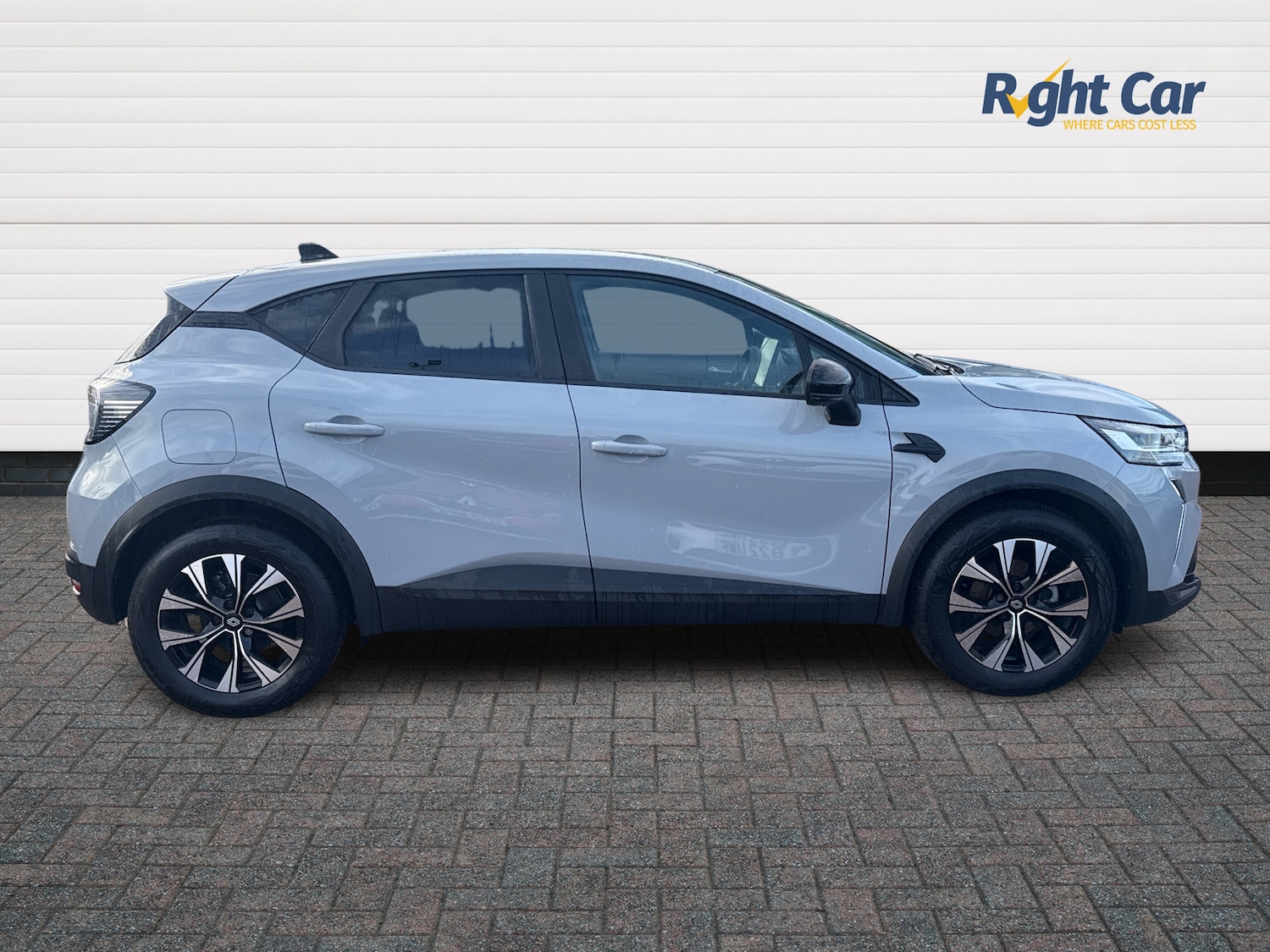 Used Renault Captur 2024 for sale - 77232296: Photo 4