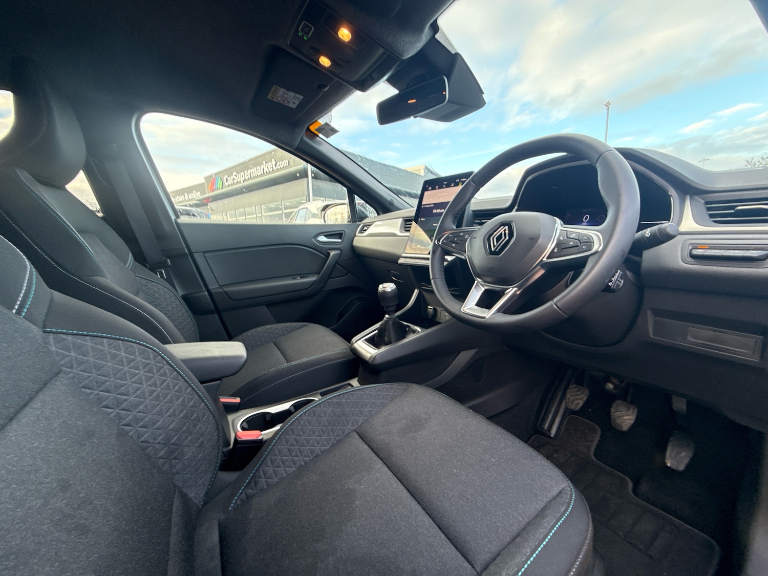 Used Renault Captur 2024 for sale - 77232296: Photo 6