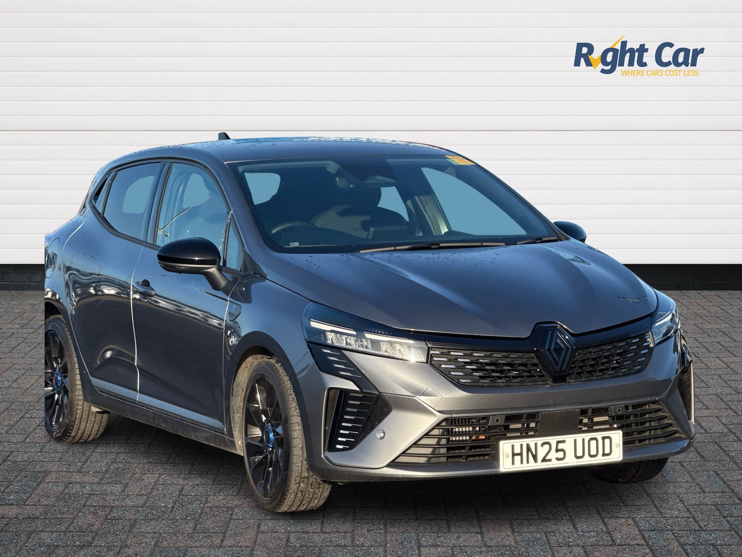 Used Renault Clio 2025 for sale - 76745403: Photo 1