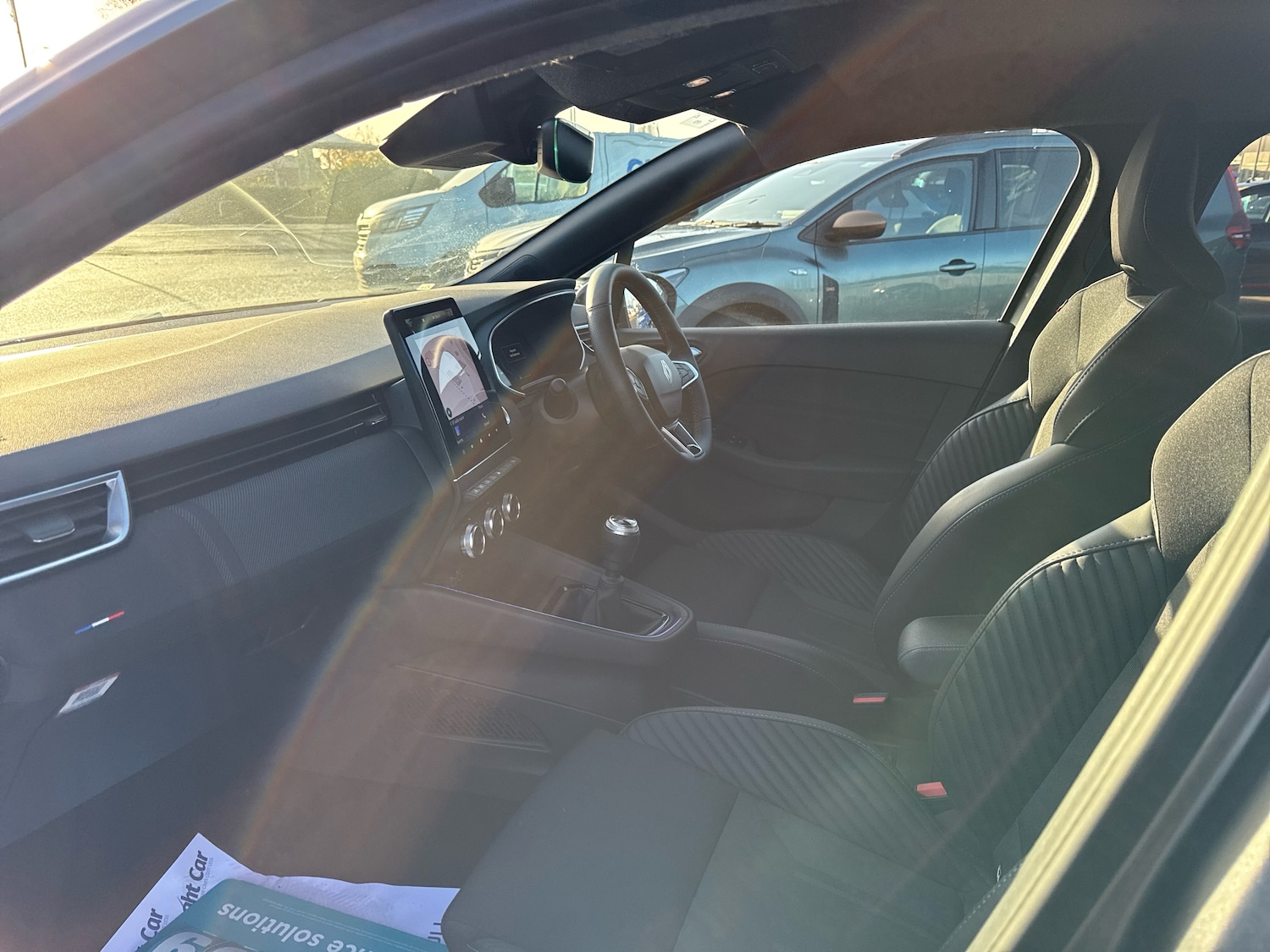 Used Renault Clio 2025 for sale - 76745403: Photo 2