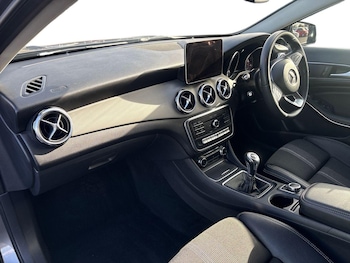 Used Mercedes-Benz GLA 2019 for sale - 79603811: Photo