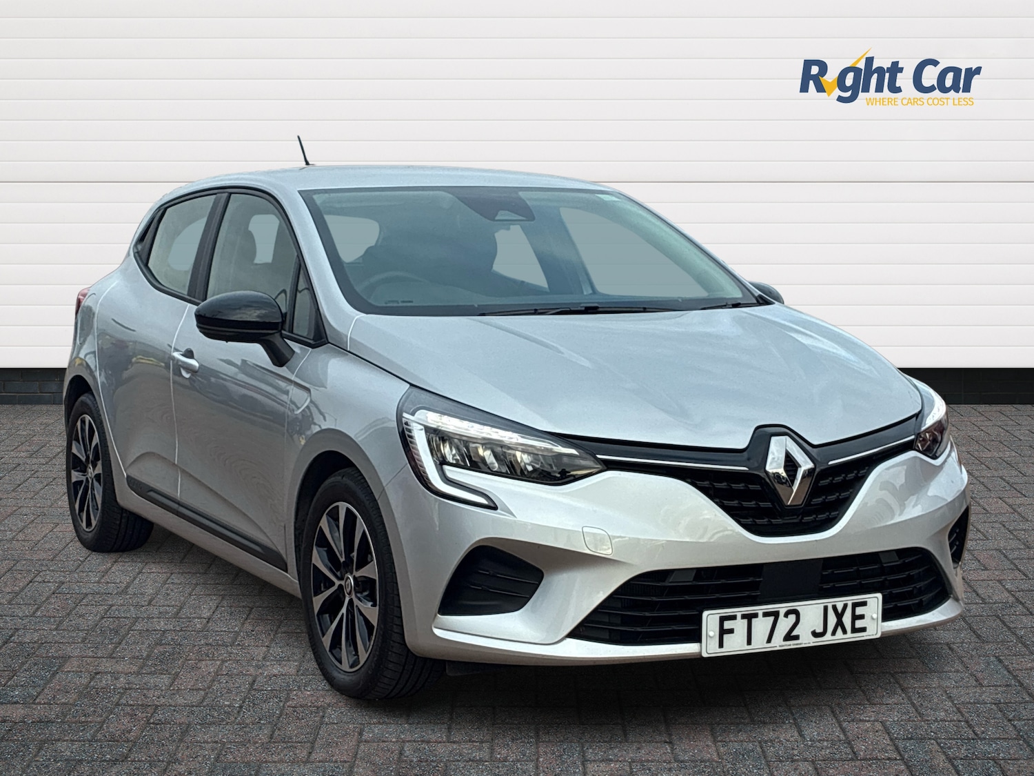Used Renault Clio 2023 for sale - 76623676: Photo 1