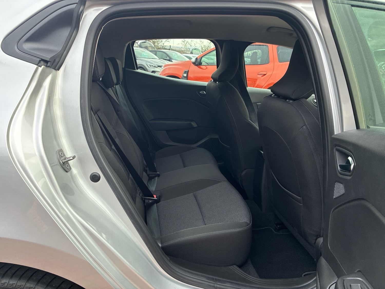 Used Renault Clio 2023 for sale - 76623676: Photo 10