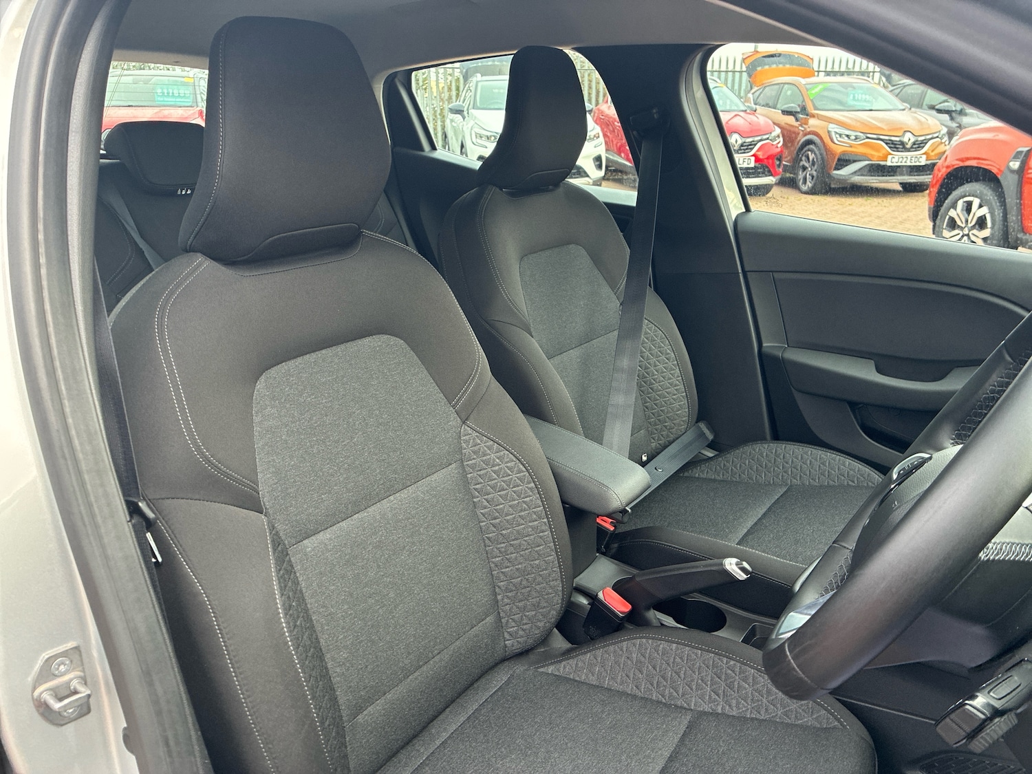 Used Renault Clio 2023 for sale - 76623676: Photo 19