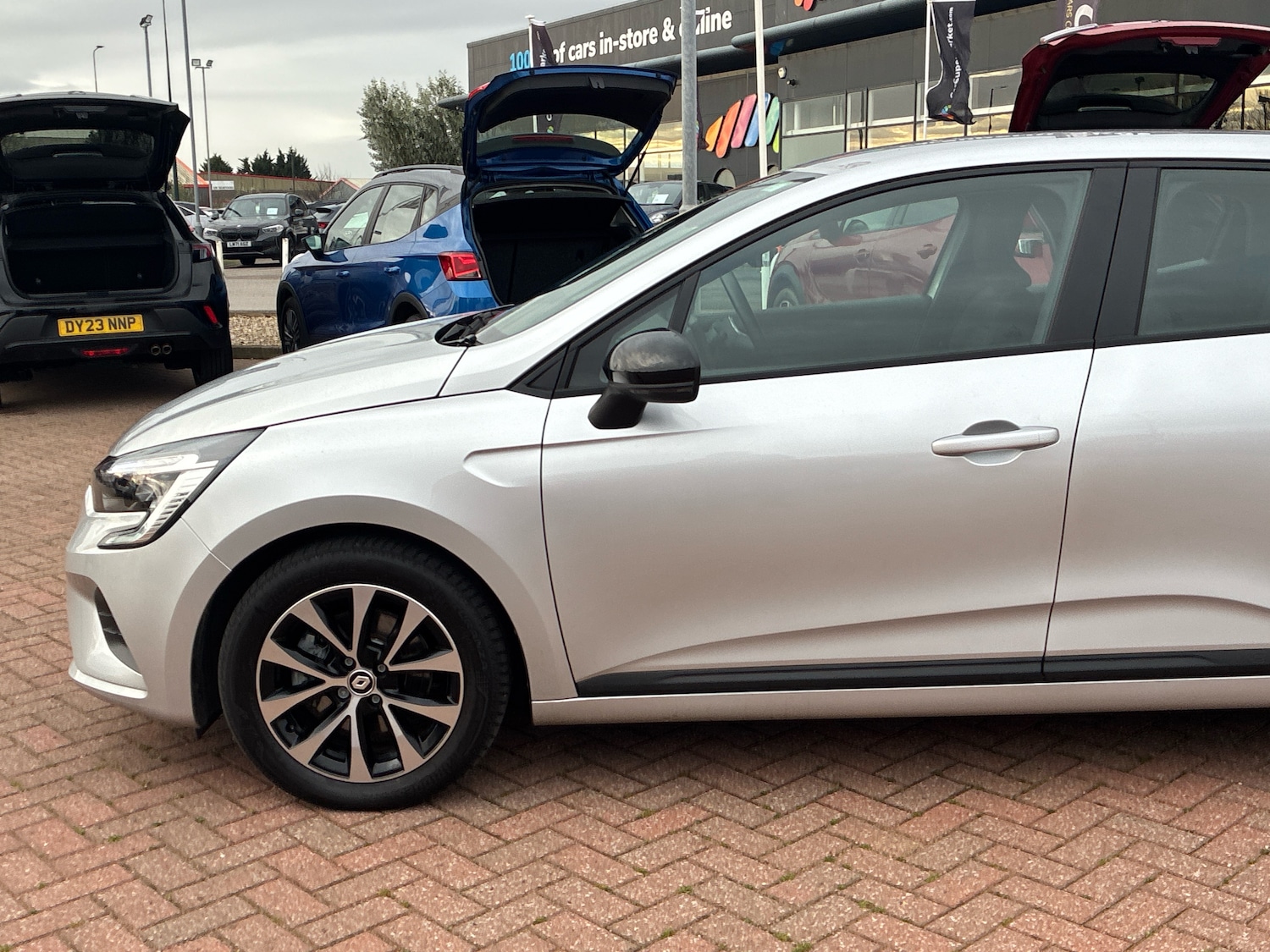 Used Renault Clio 2023 for sale - 76623676: Photo 26