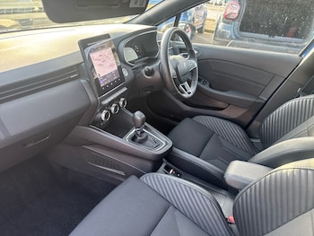 Used Renault Clio 2025 for sale - 77205776: Photo