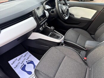 Used Renault Clio 2023 for sale - 76474736: Photo