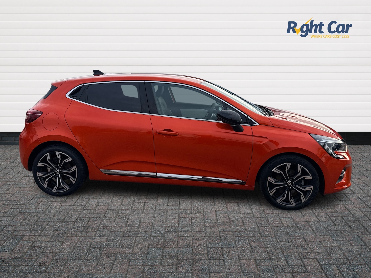 Used Renault Clio 2023 for sale - 76474736: Photo 4