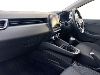 Used Renault Clio 2023 for sale - 79534900: Photo