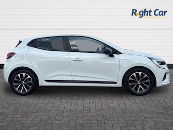 Used Renault Clio 2023 for sale - 79534900: Photo