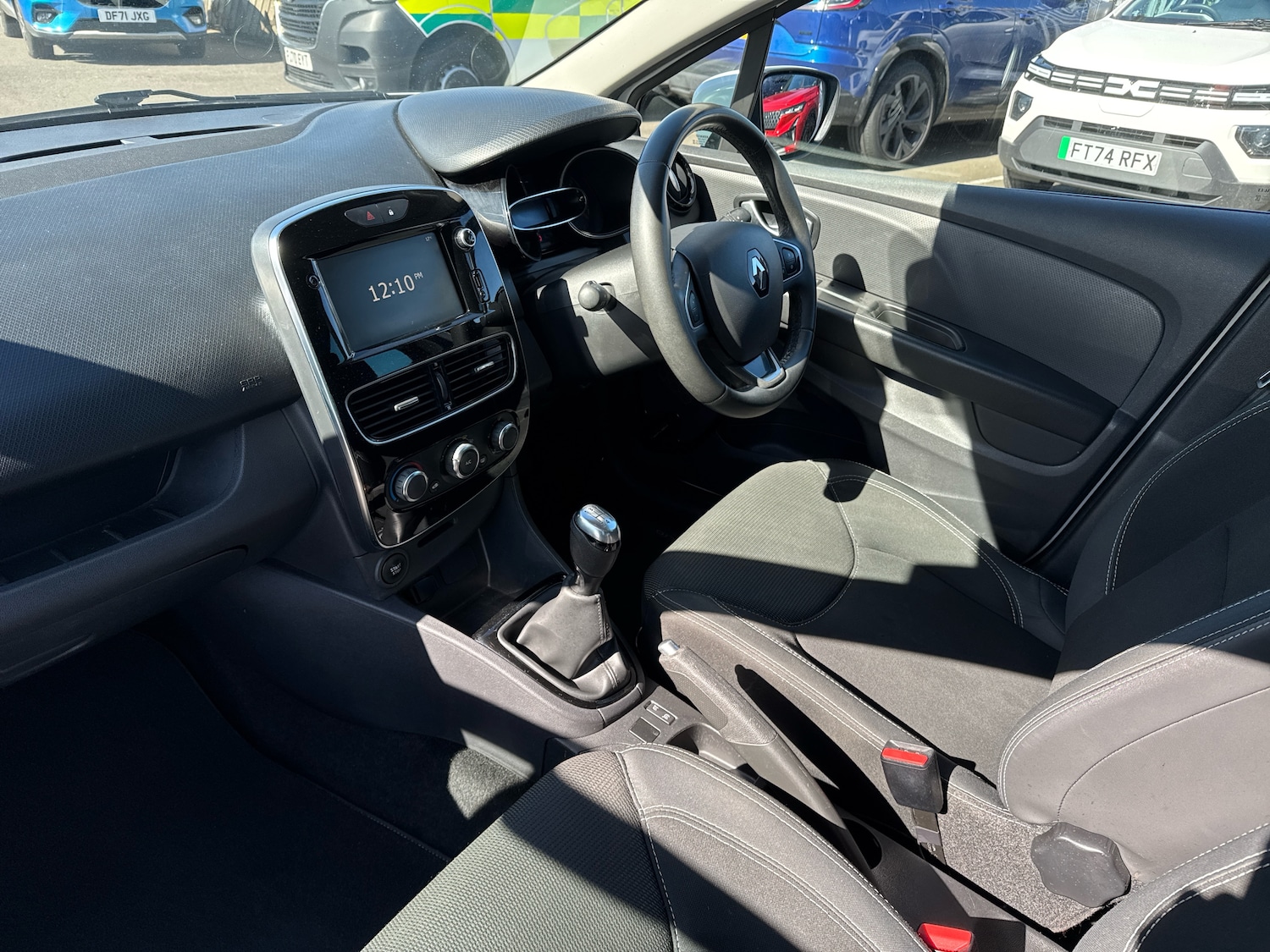 Used Renault Clio 2019 for sale - 78036851: Photo 2