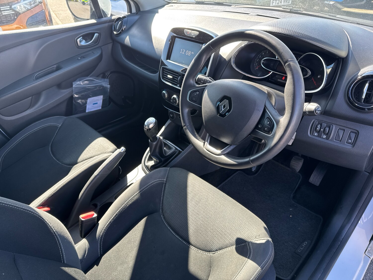 Used Renault Clio 2019 for sale - 78036851: Photo 6