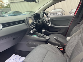 Used Renault Clio 2023 for sale - 77627645: Photo