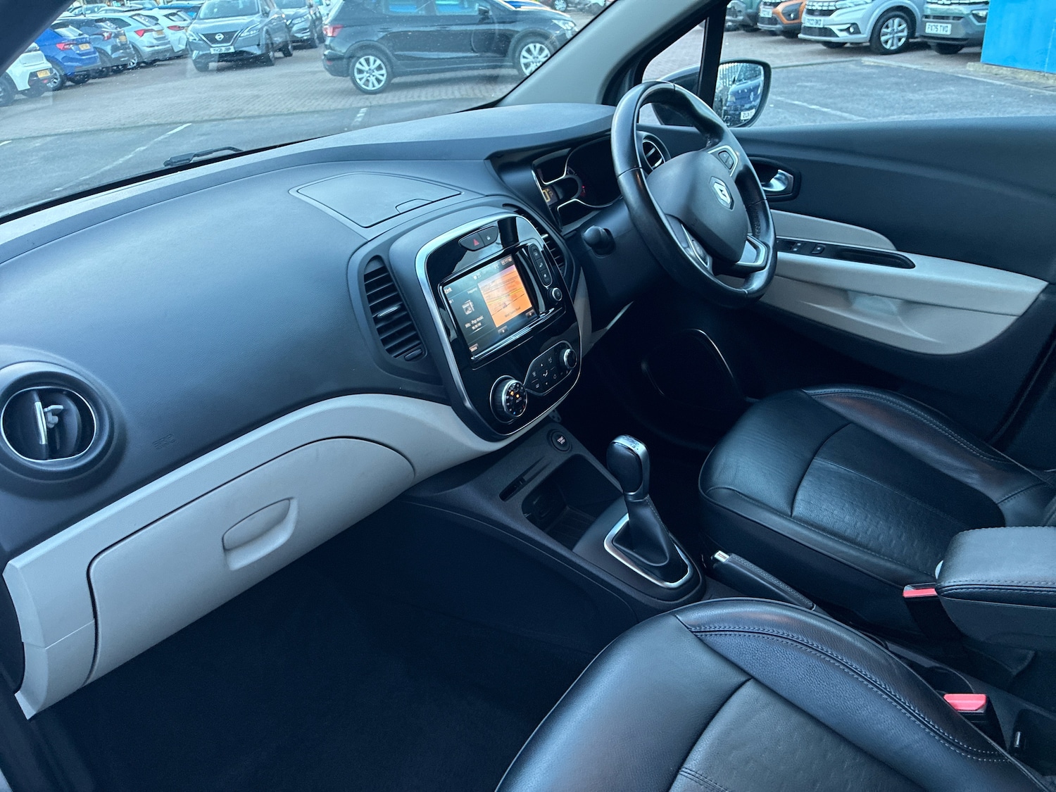 Used Renault Captur 2018 for sale - 77899027: Photo 2