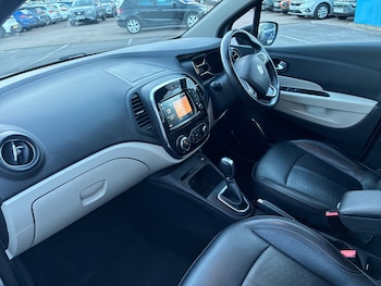 Used Renault Captur 2018 for sale - 77899027: Photo