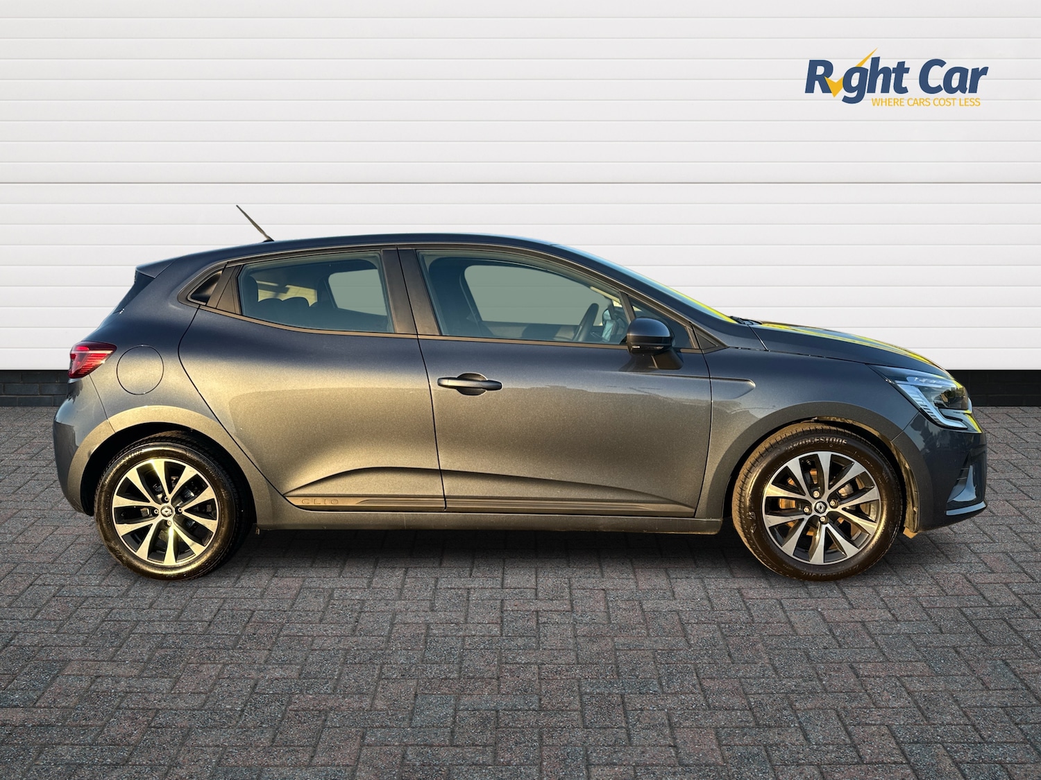 Used Renault Clio 2022 for sale - 77942184: Photo 4