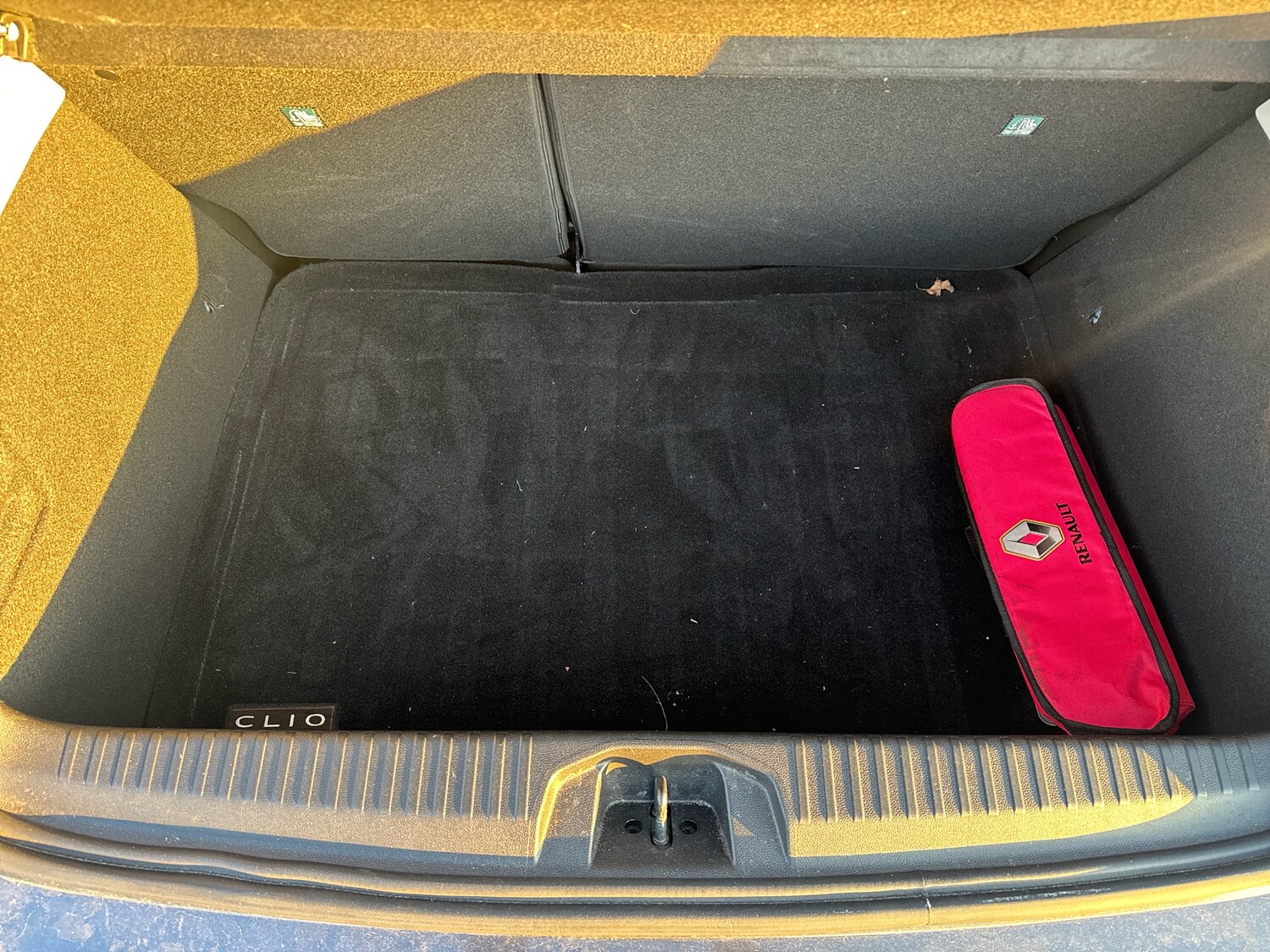 Used Renault Clio 2022 for sale - 77942184: Photo 9