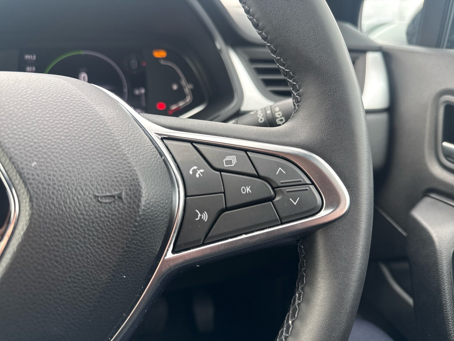 Used Renault Captur 2023 for sale - 77855800: Photo 20