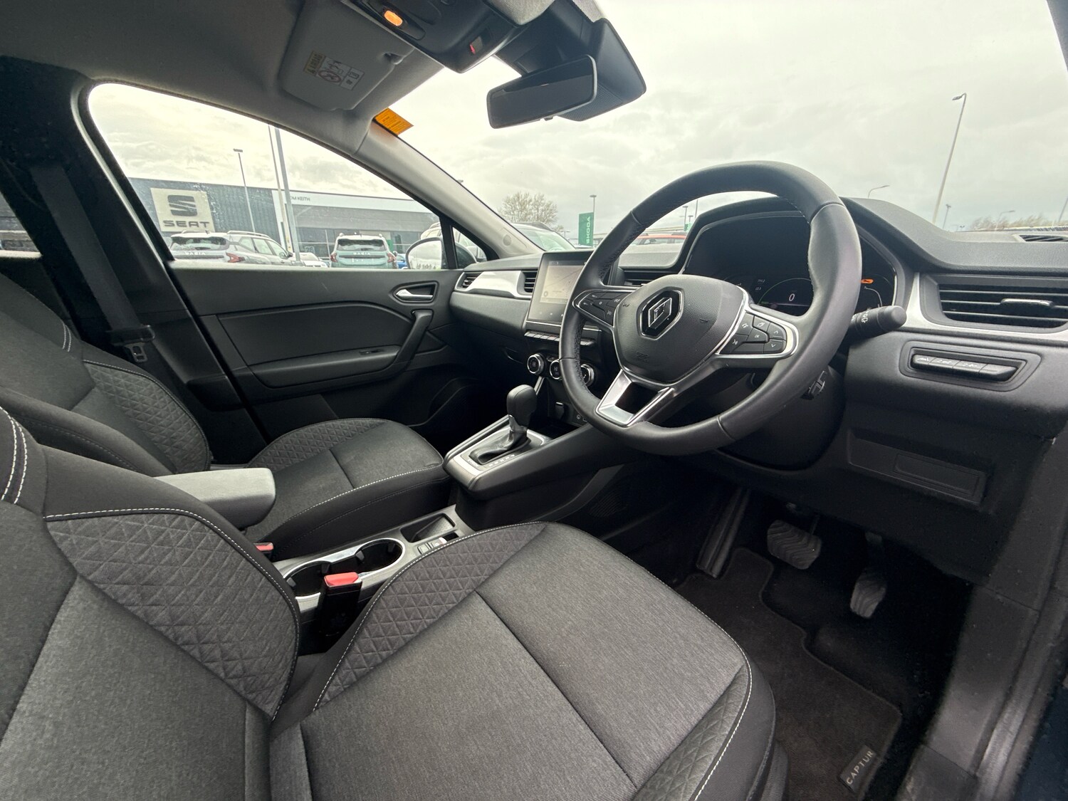 Used Renault Captur 2023 for sale - 77855800: Photo 6