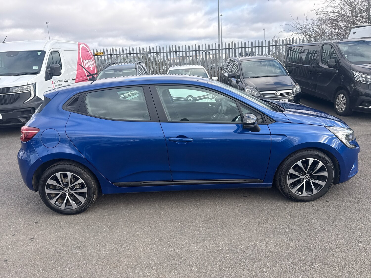 Used Renault Clio 2023 for sale - 77927491: Photo 19