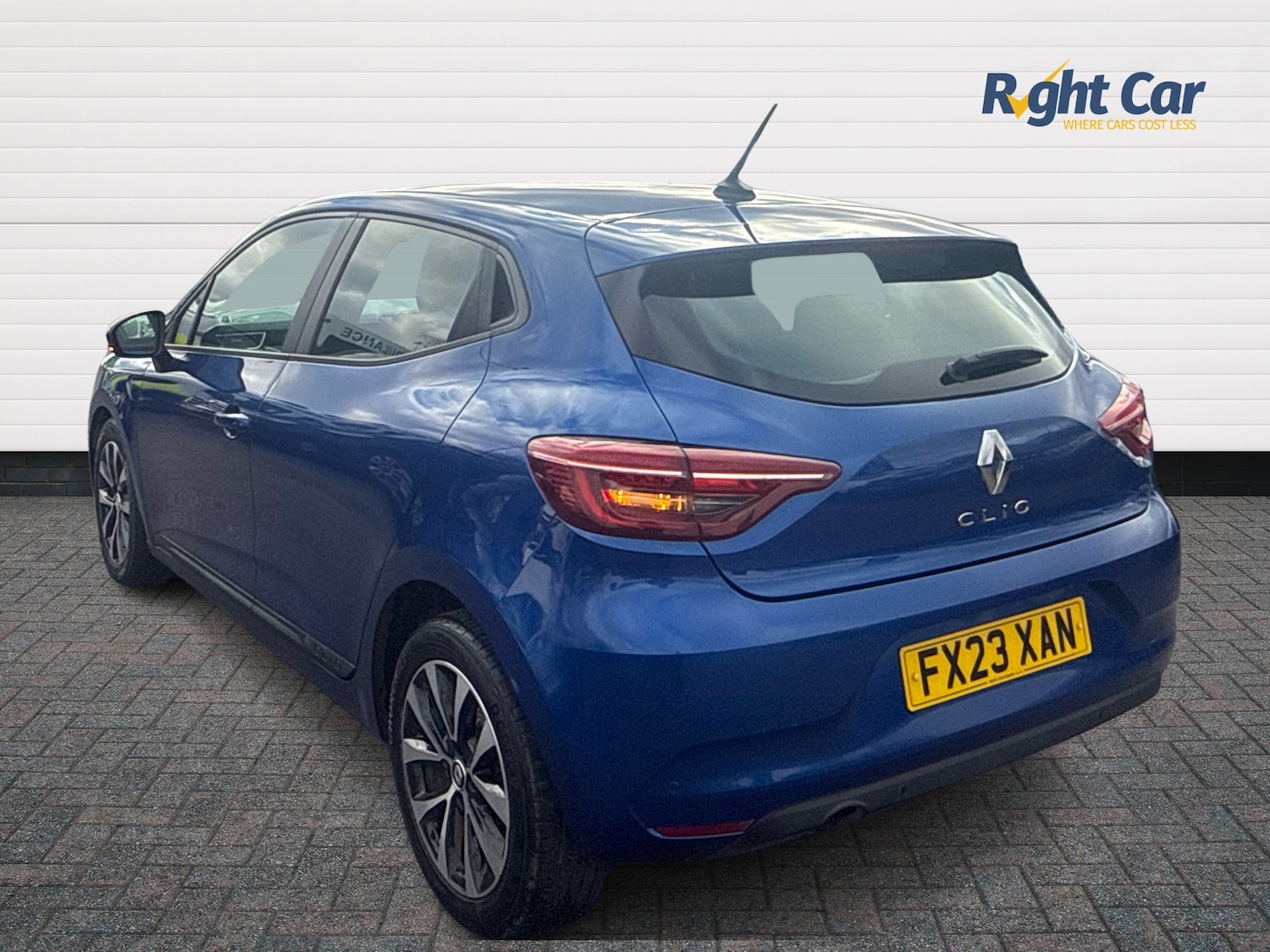 Used Renault Clio 2023 for sale - 77927491: Photo 3