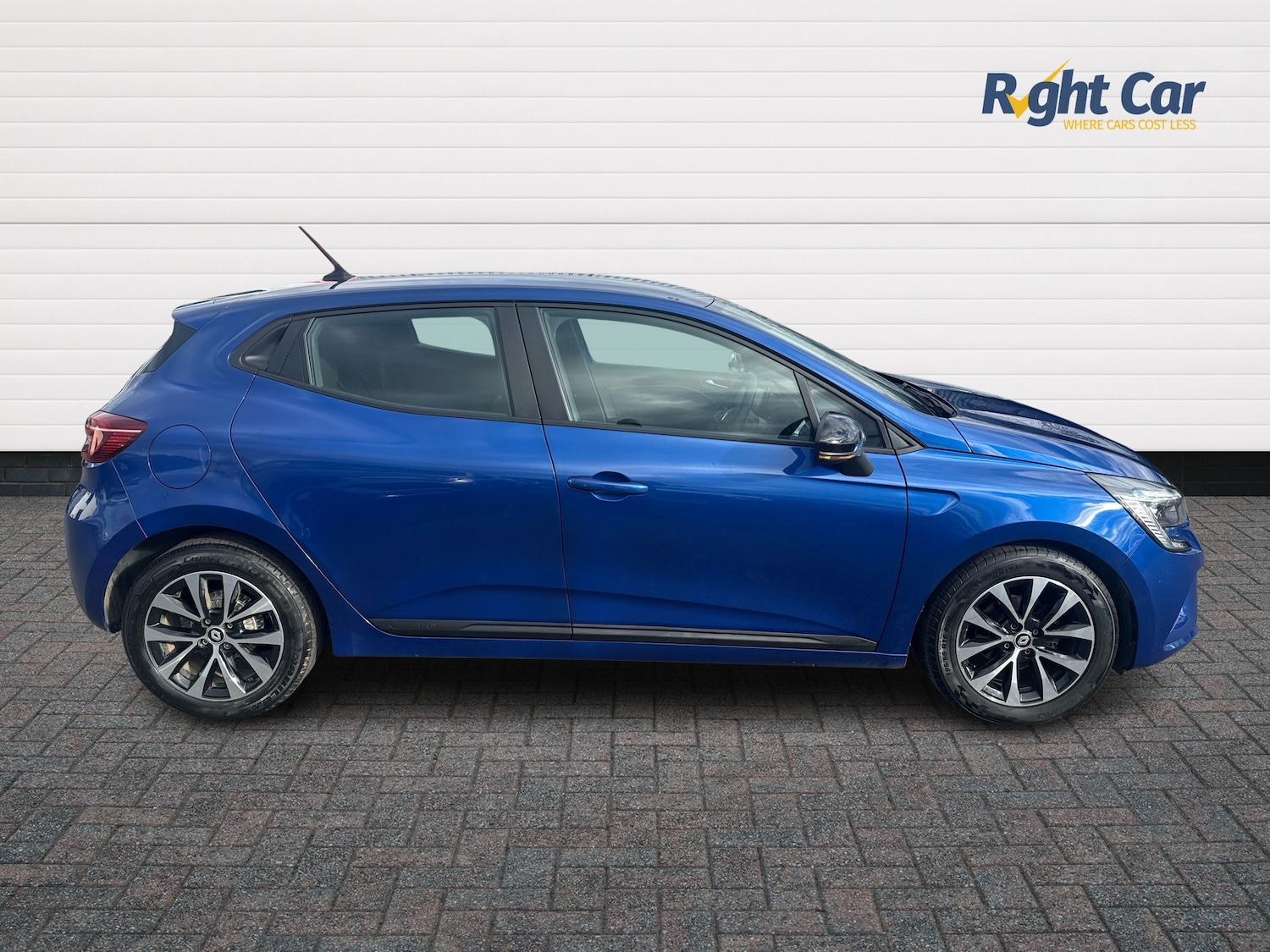 Used Renault Clio 2023 for sale - 77927491: Photo 4